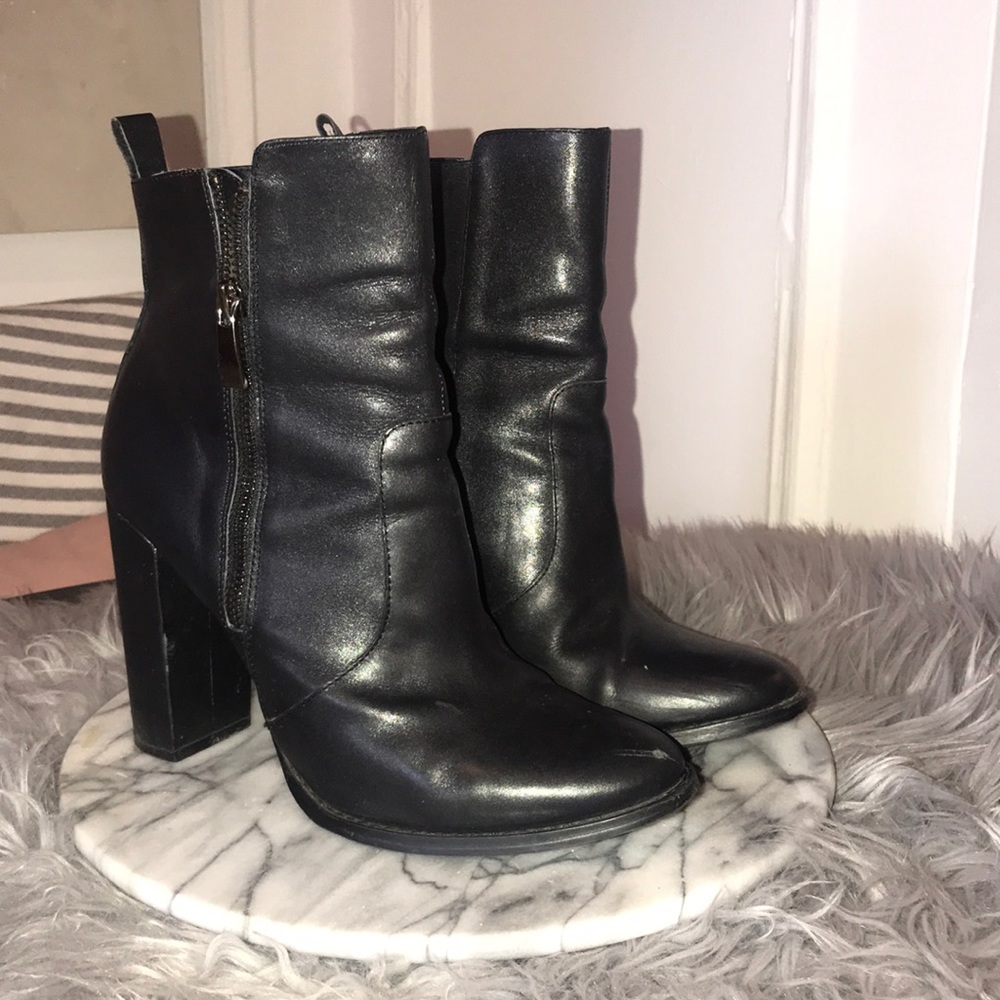 Steve Madden Roooler bootie 8.5